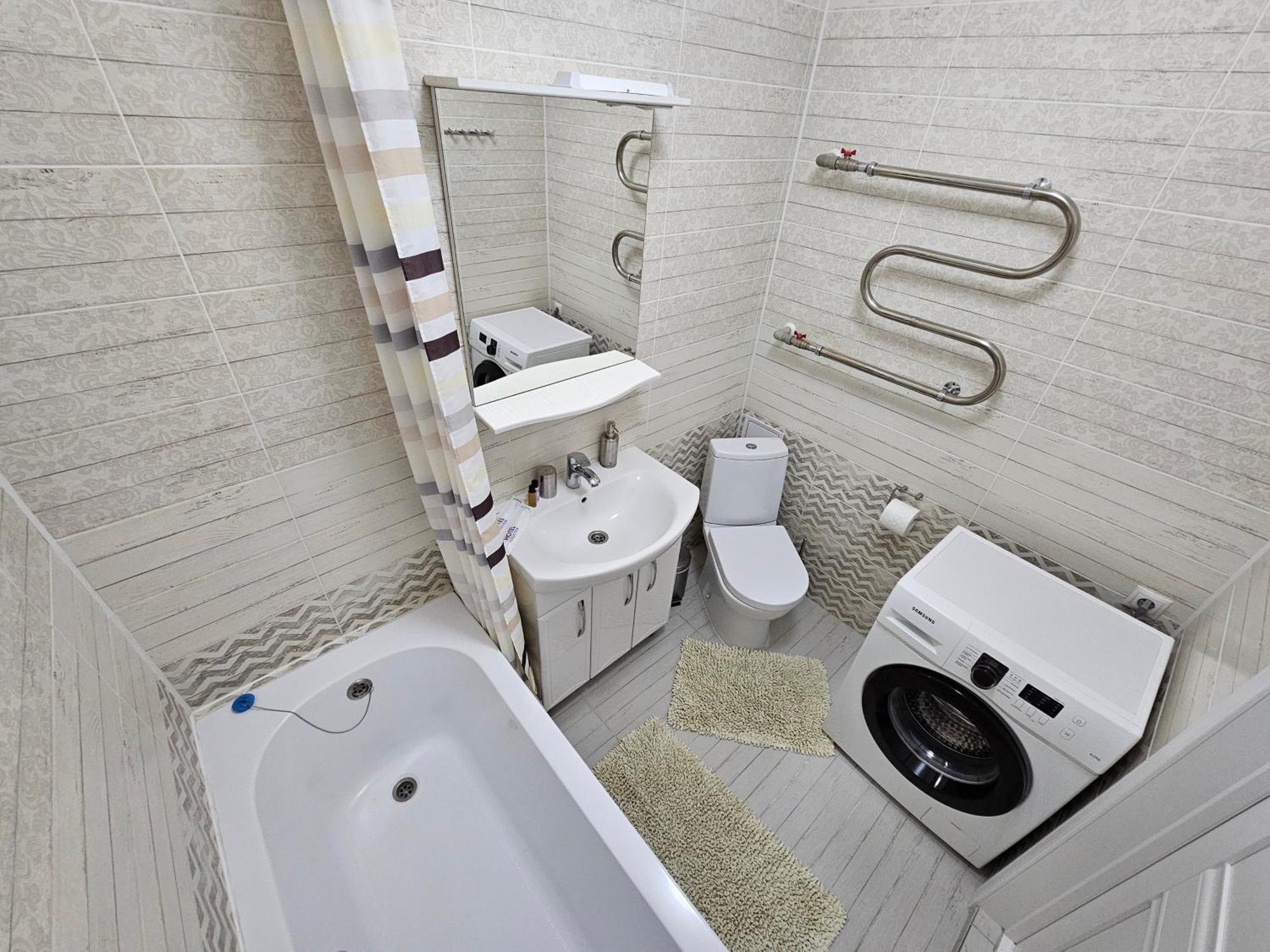 Ernaz Plus Apartments: Promenade Expo Астана Екстериор снимка