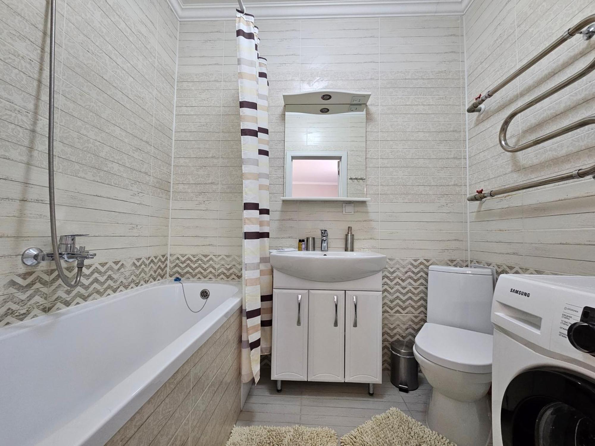 Ernaz Plus Apartments: Promenade Expo Астана Екстериор снимка