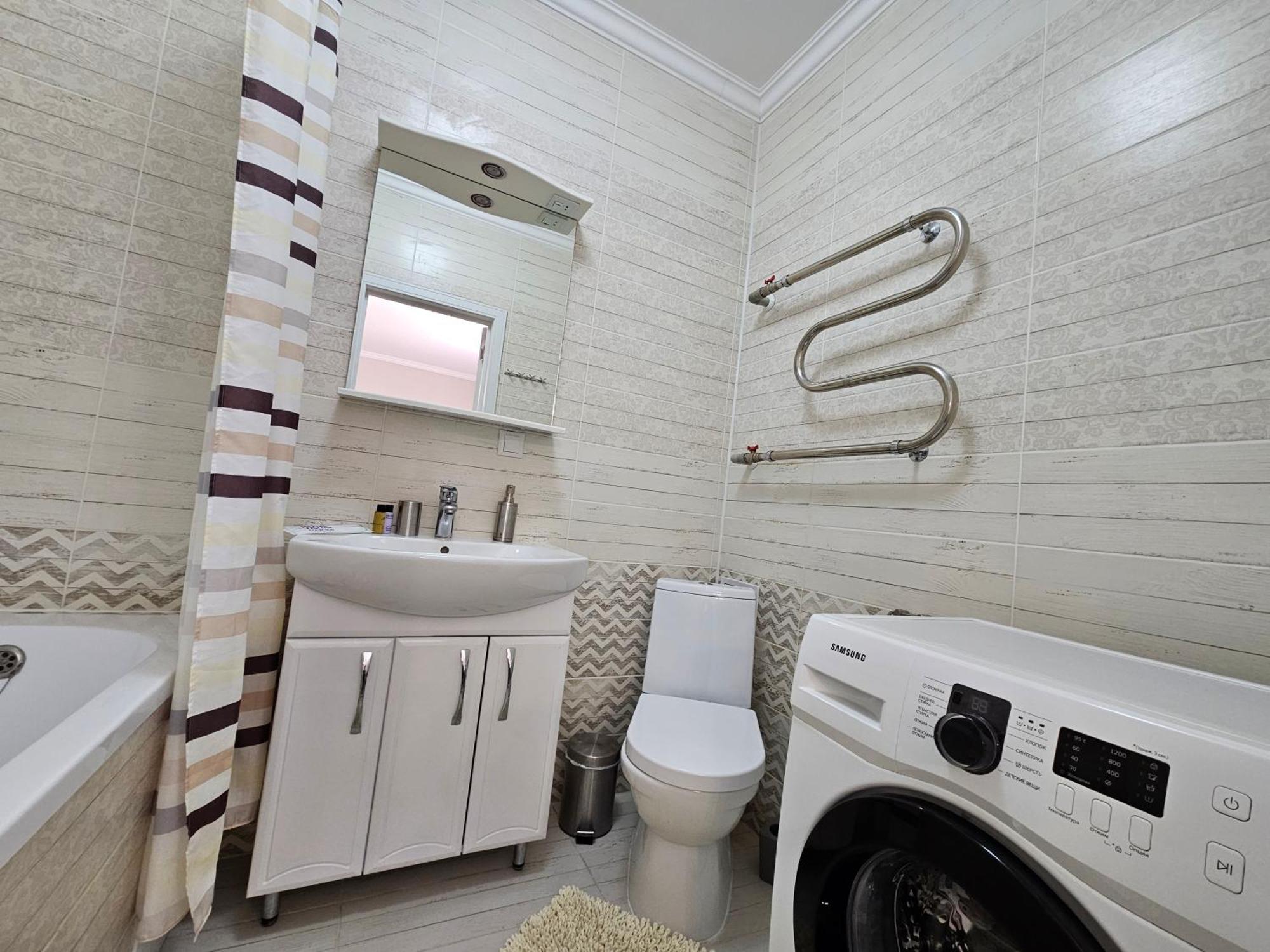 Ernaz Plus Apartments: Promenade Expo Астана Екстериор снимка